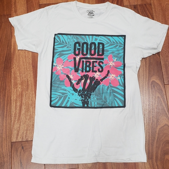 Vibes Vintage T-shirt Bundle - Picture 5 of 13